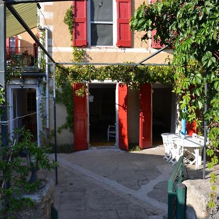 St Jean Du Gard : Spacious Apartment With Use Of Pool Saint-Jean-du-Gard Esterno foto